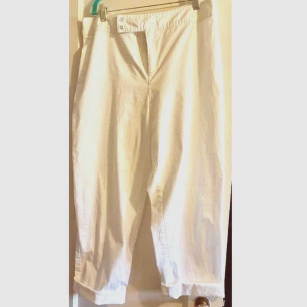 Crisp Creamy Summer Off-White Cuffed Capri Pants - Hearts of Palm